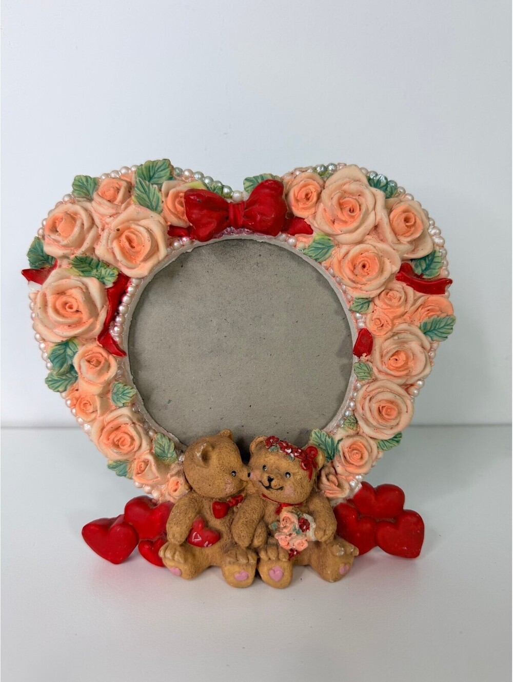 Heart shaped resin picture frame with roses and teddy bears